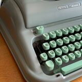 Hermes media 3 typewriter green metallic Mint