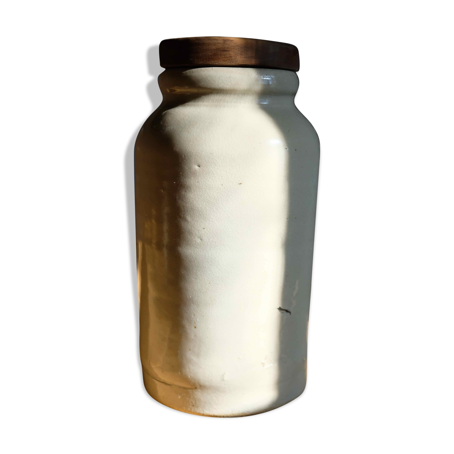 Stoneware with original wooden lid