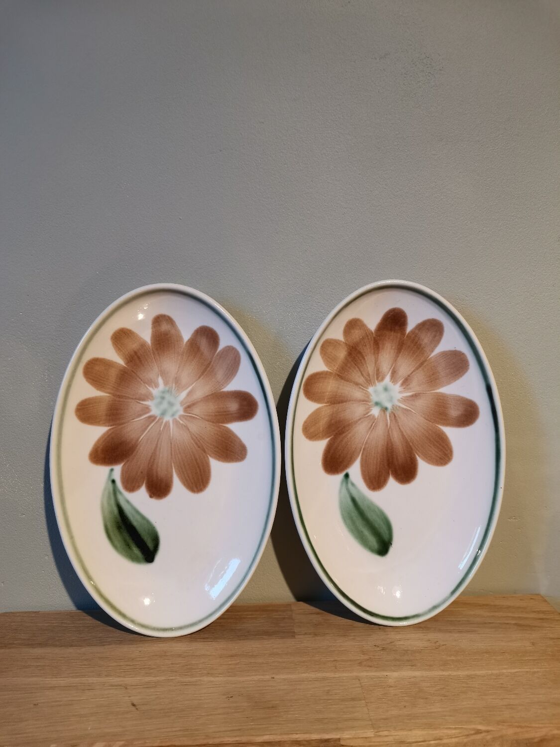 Set of 2 vintage oval plate ravioli with flower motif Moulin des Loups France