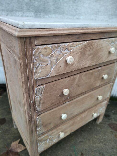 Art Deco chest of drawers