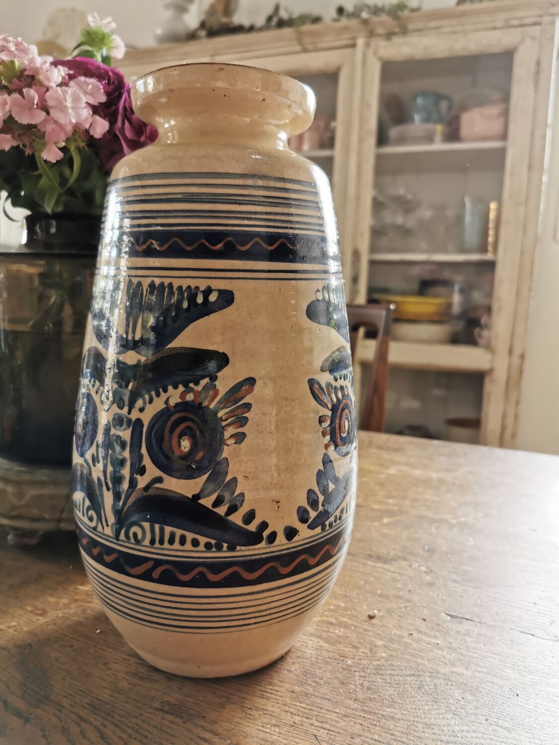Earthen vase