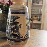 Earthen vase