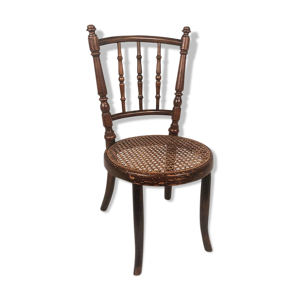 Chaise d’enfant assise