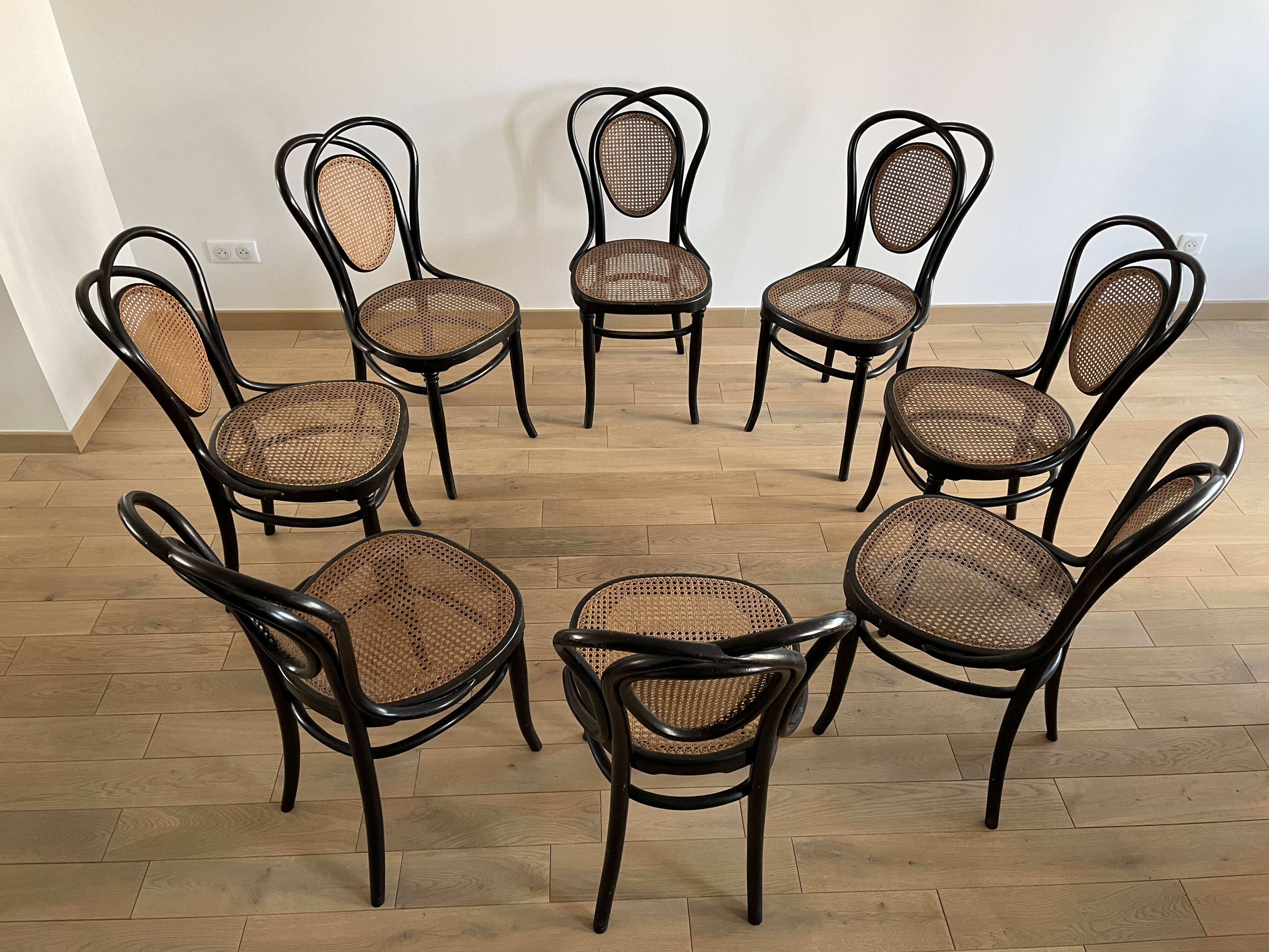 Series of 8 Viennese chairs N.33 by J&J Kohn, 1900