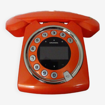 Téléphone orange Grundig modèle Sixty