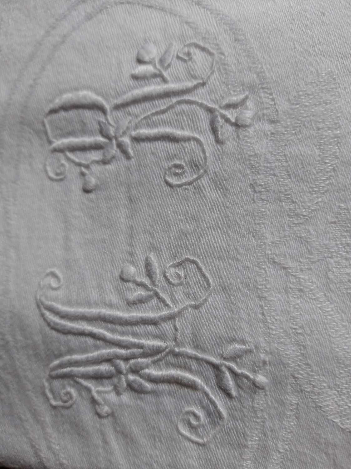 6 antique napkins in monogrammed cotton damask MR