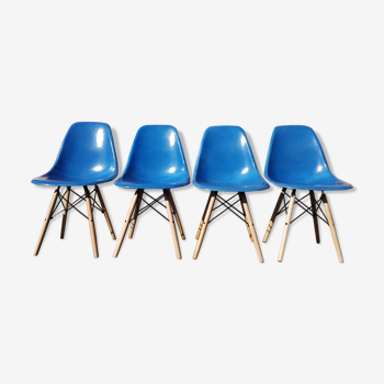 Four DSW chairs by Charles and Ray Eames for Herman Miller