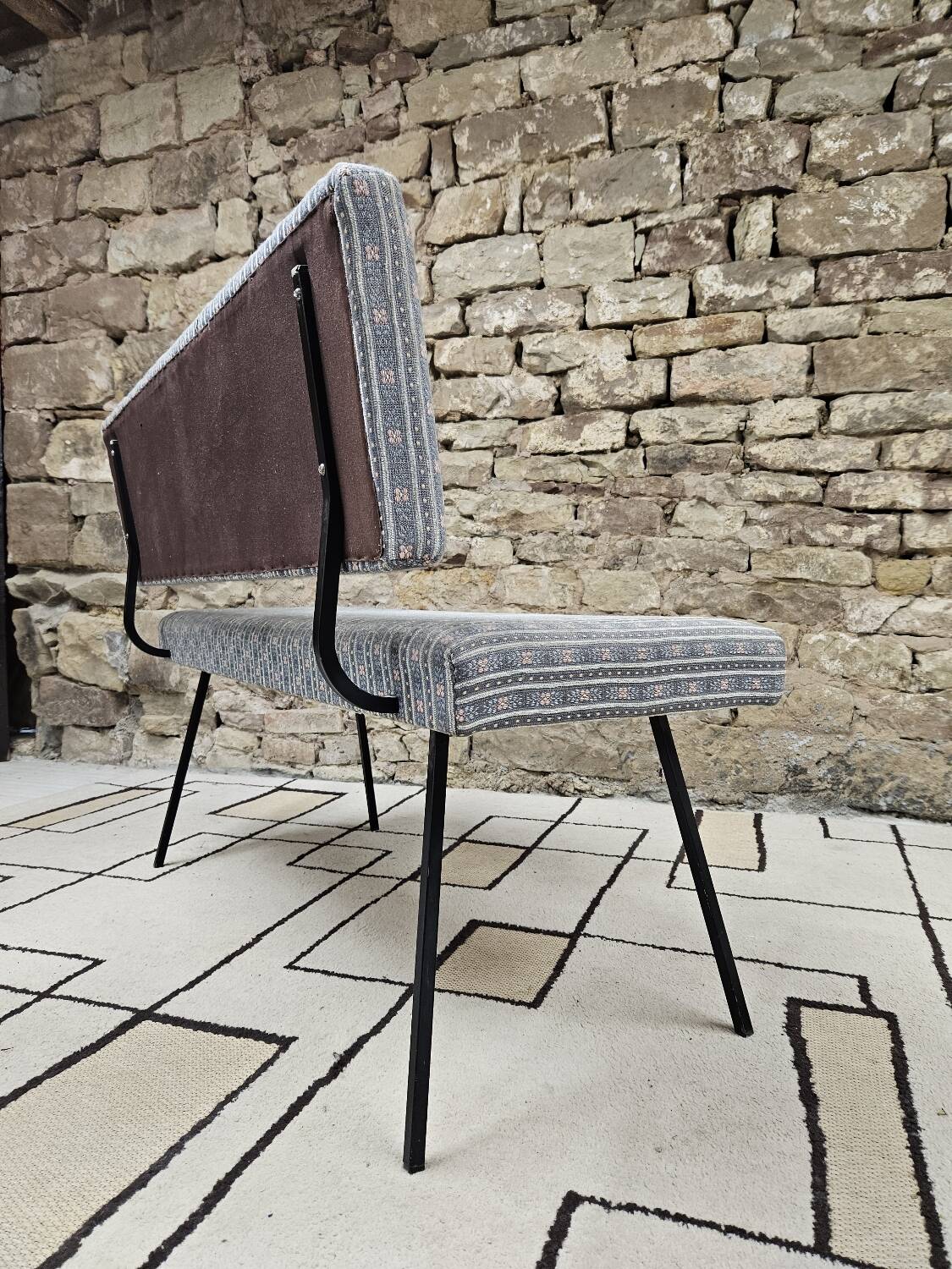 Vintage Knoll style bench with metal legs