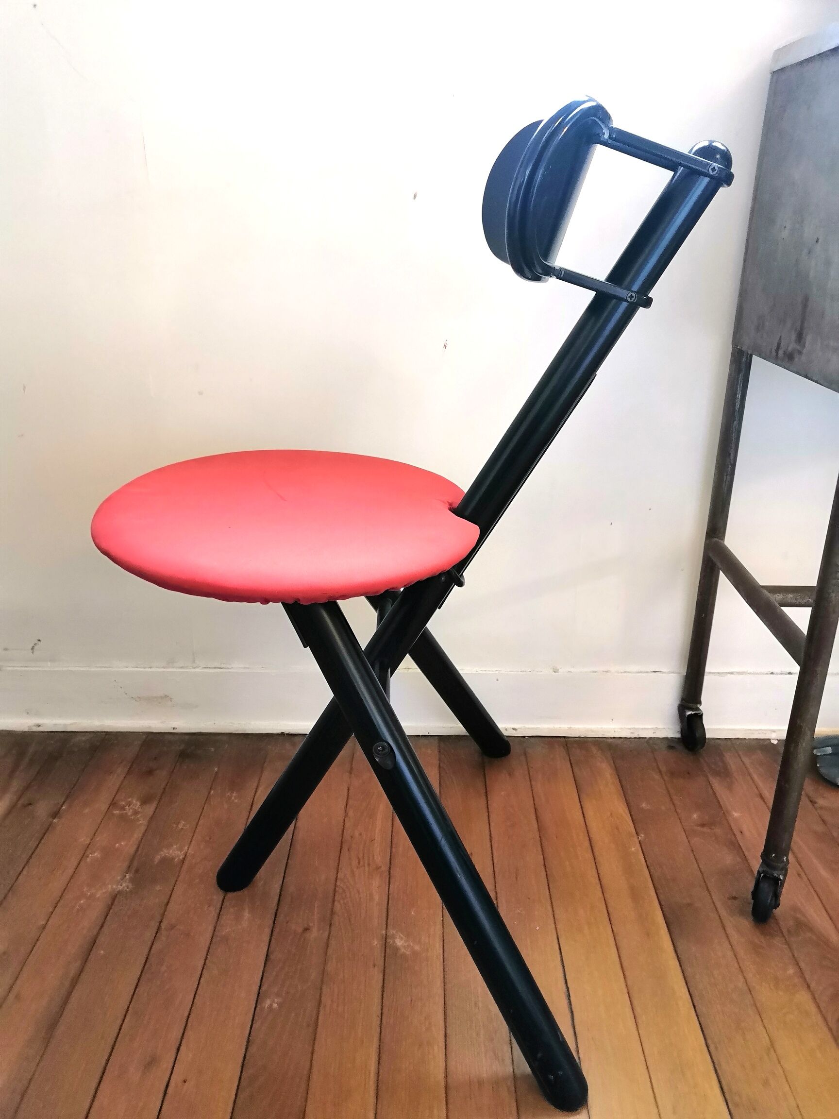Folding chair design Paolo Orlandini and Roberto Lucci for Calligaris