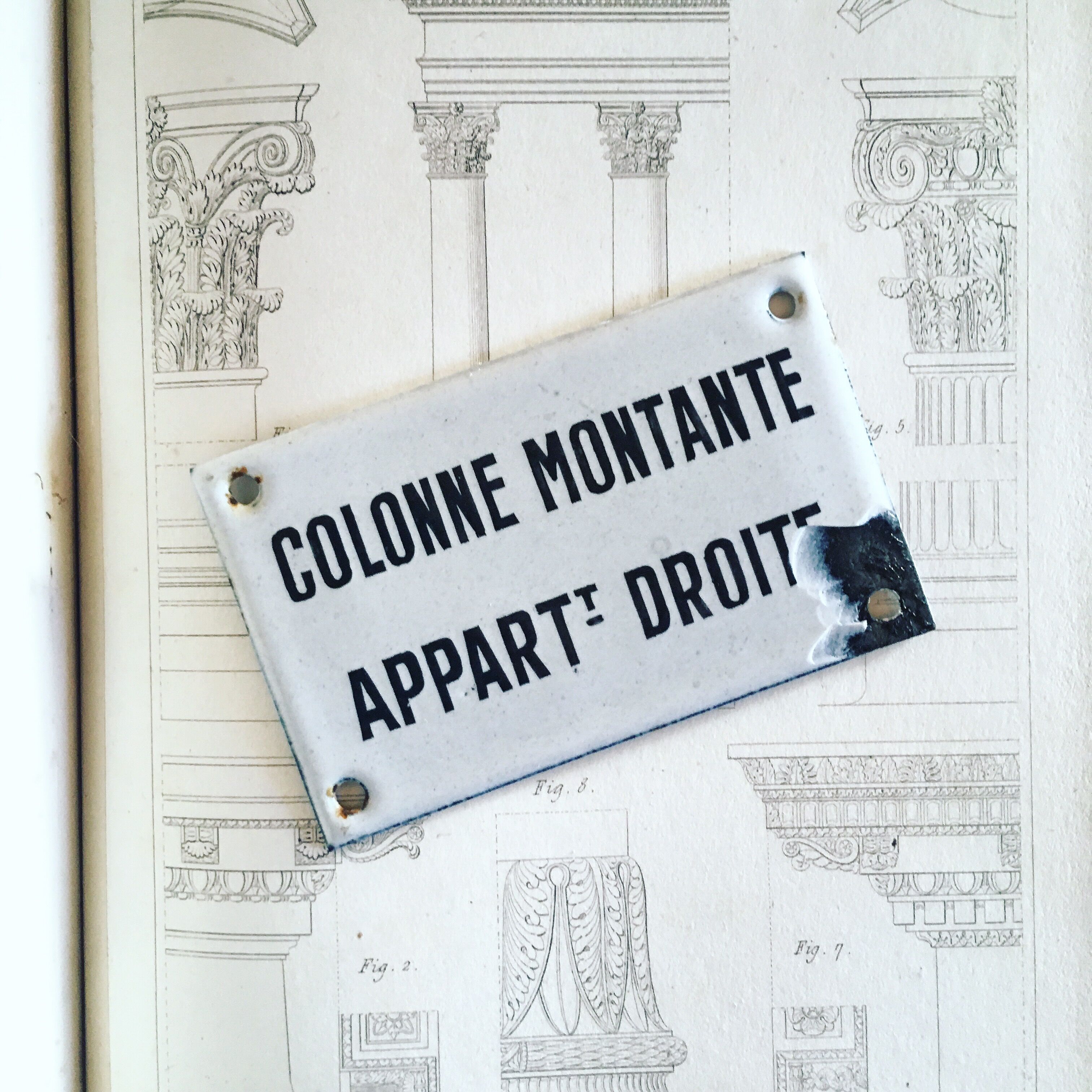 Enamelled plaque "rising column 6 straight apartment" 1950