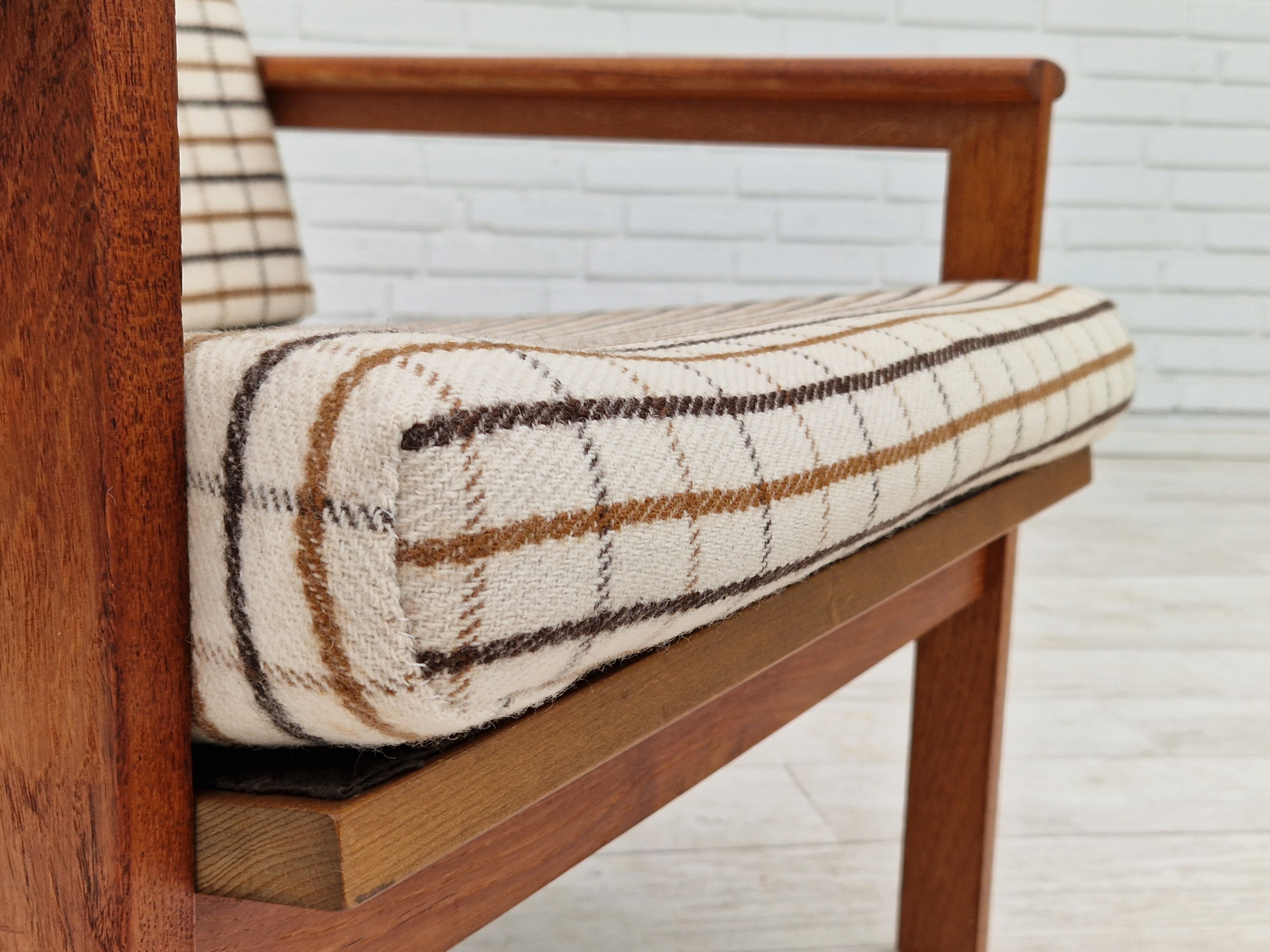 Années 1970, design danois par Illum Wikkelsø, modèle Capella pour Eliersen Møbler.