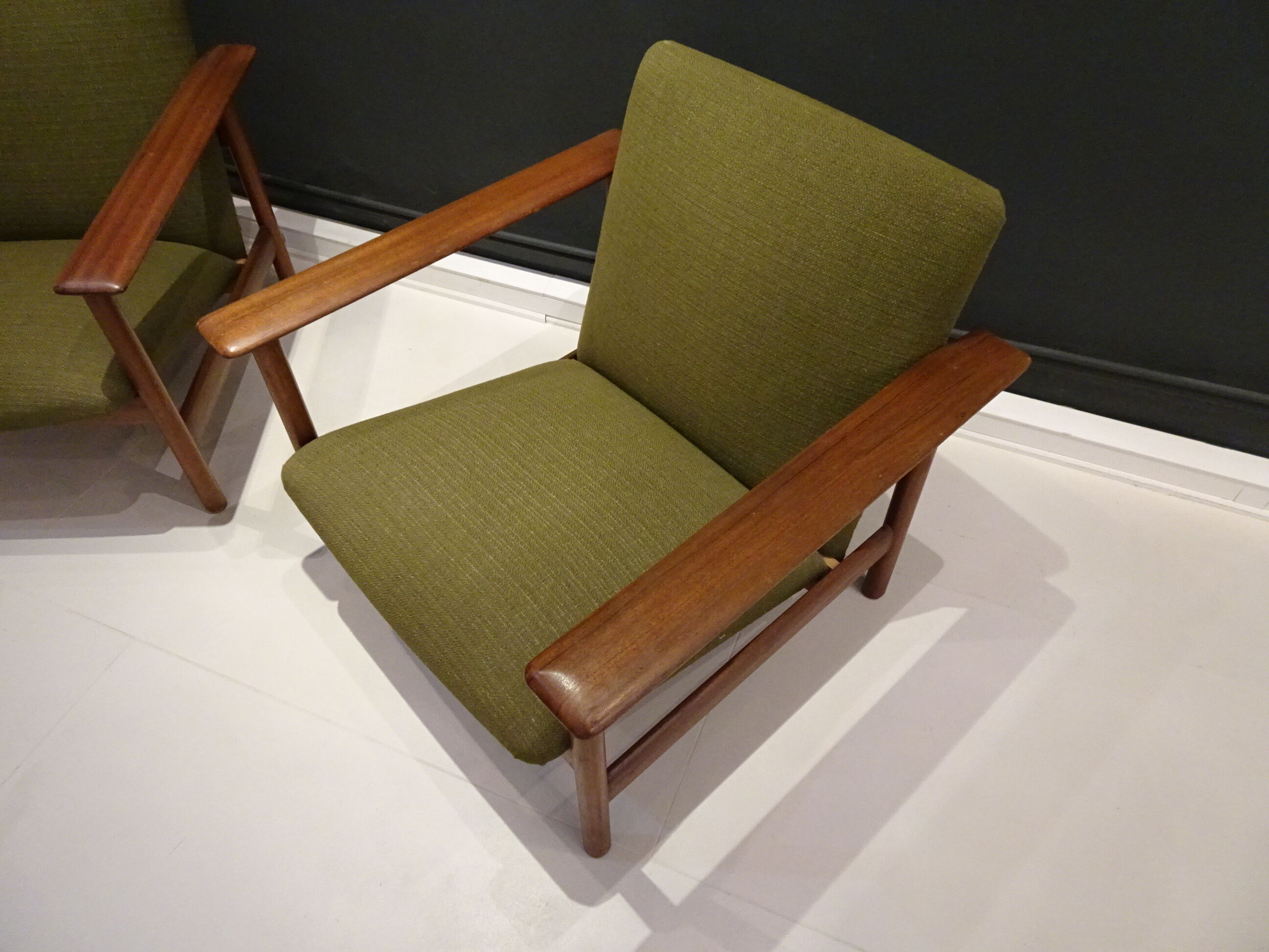 Pair of scandinavian armchairs in green fabric and teak