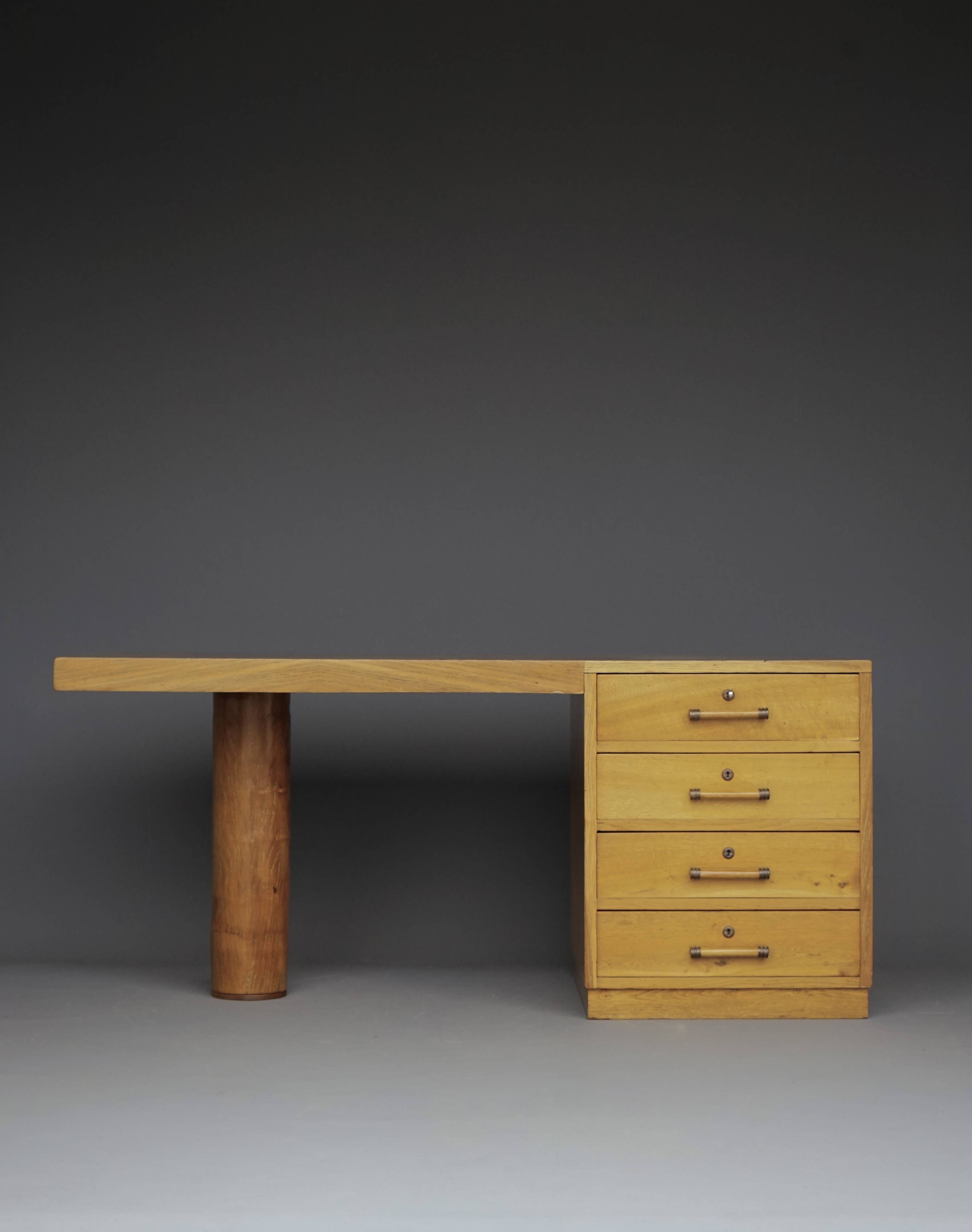 Exceptional Art Deco freestanding Desk. French 1930s