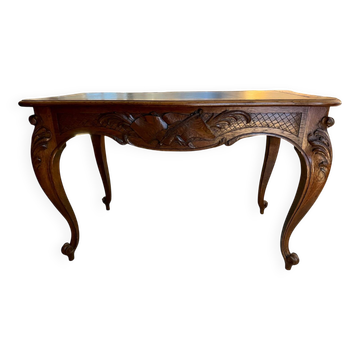 Writing table