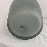 Grand vase en verre, Trait d'Union, teintes gris vert, décor de vase sablée, élégant et chic