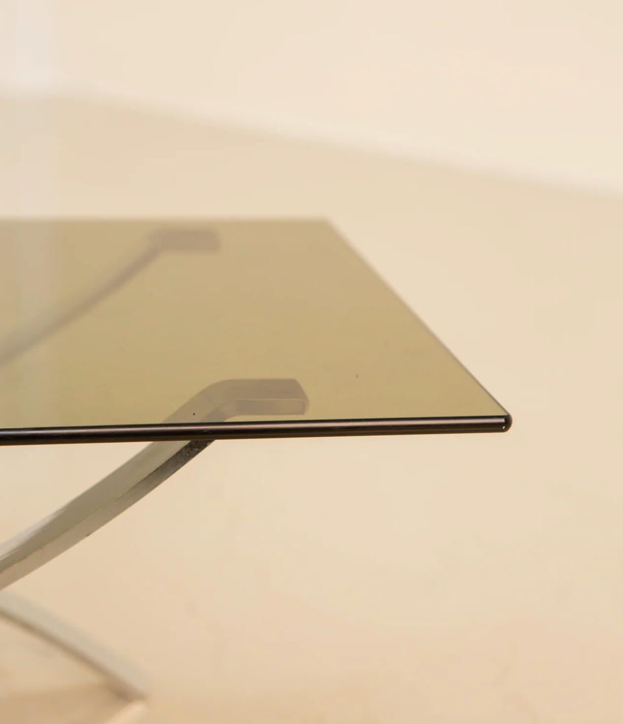 Full metal coffee table and its 70's smoked glass