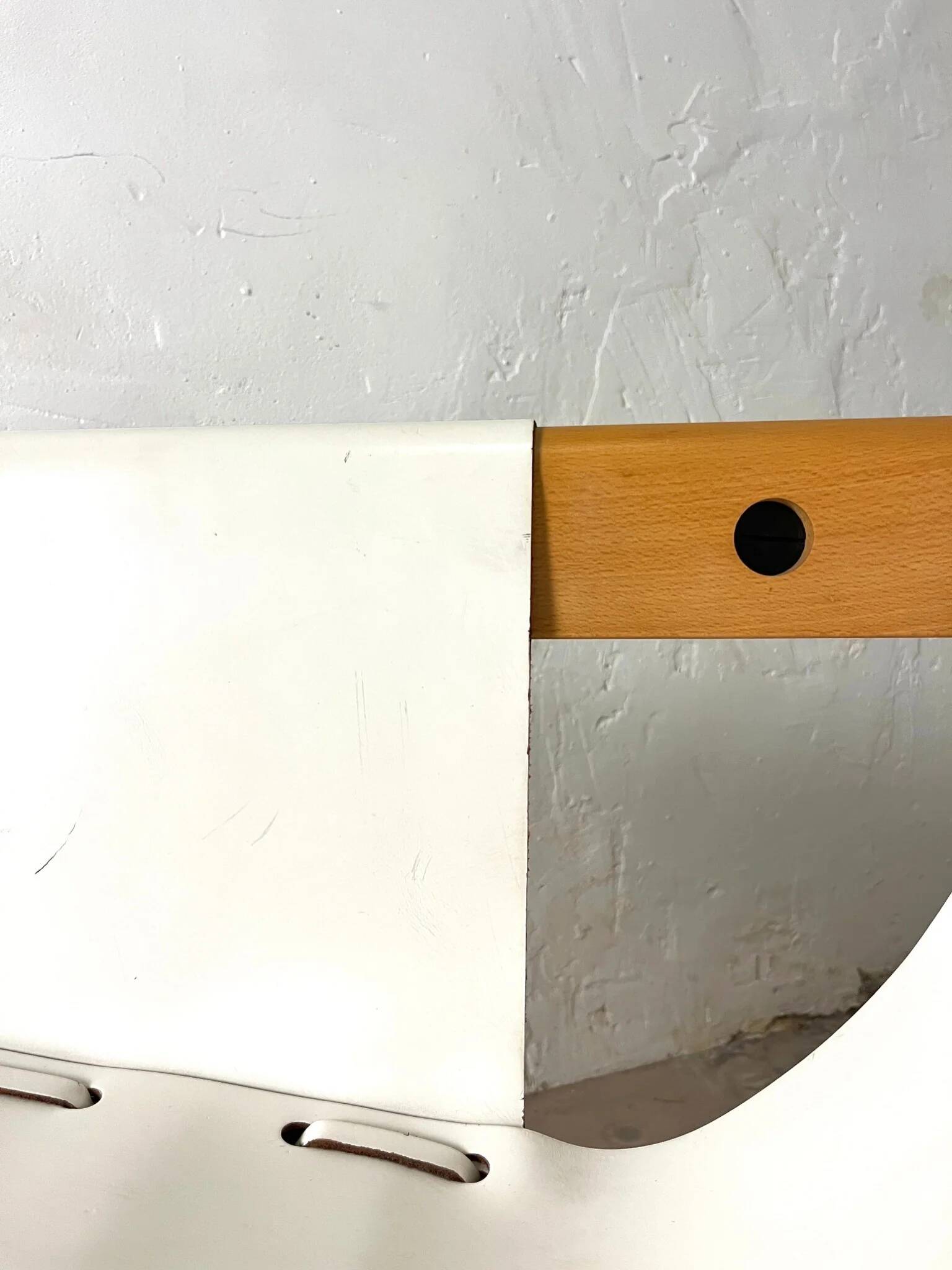 Safari armchair in white leather by Ibisco, Italian design, 1970s.