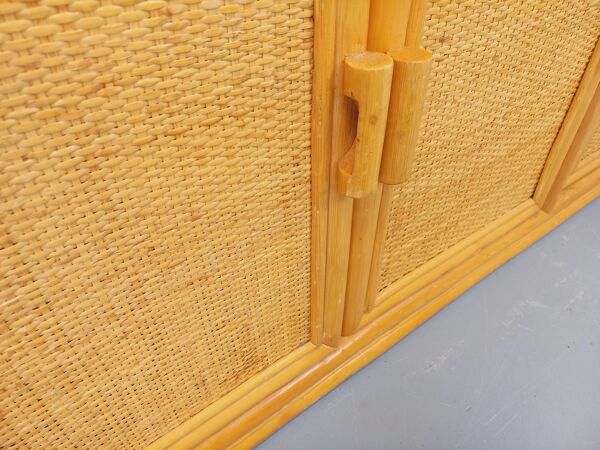 Enfilade meuble de rangement vintage en rotin et rotin tressé des années 70