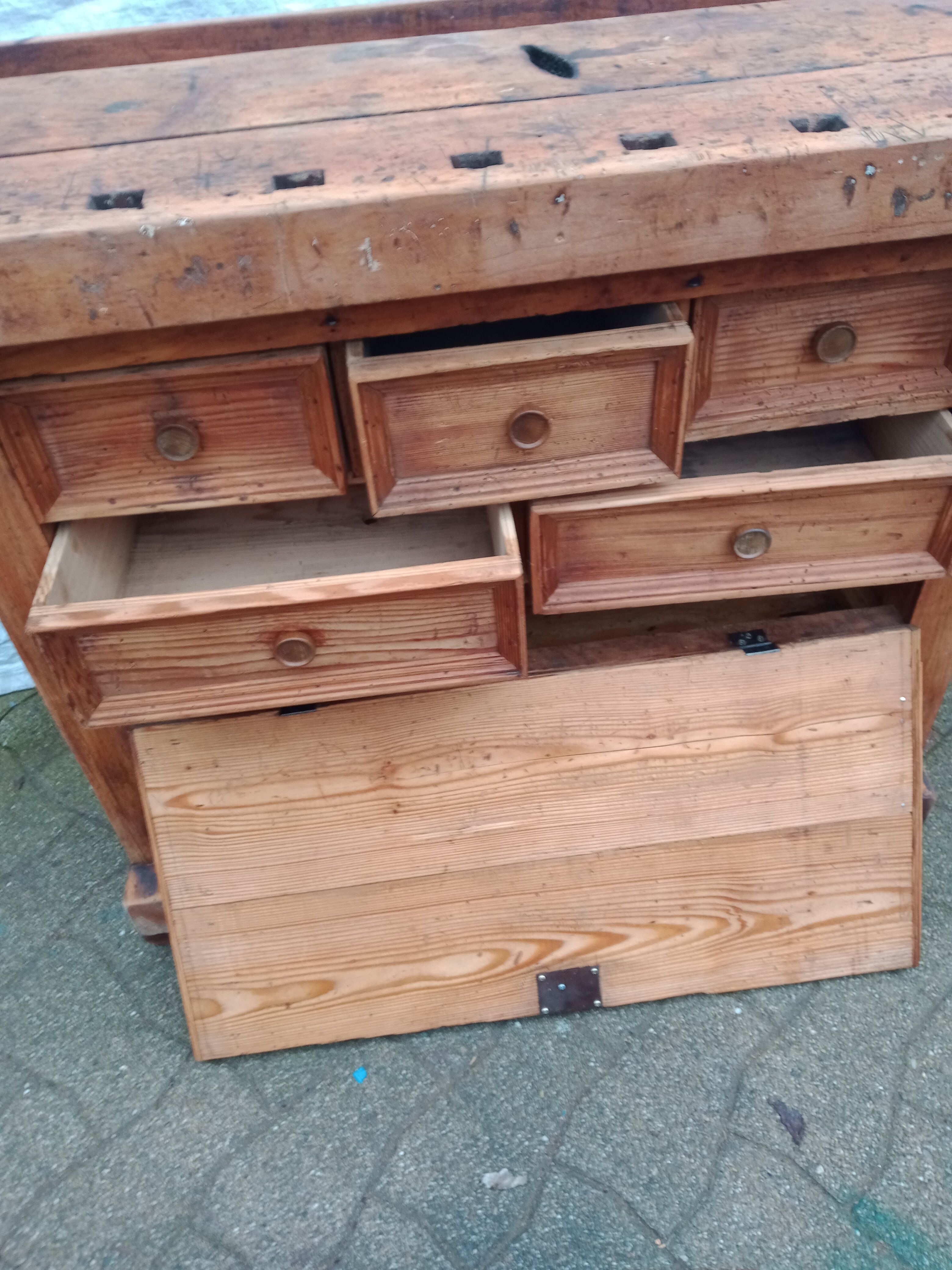 Carpenter workbench