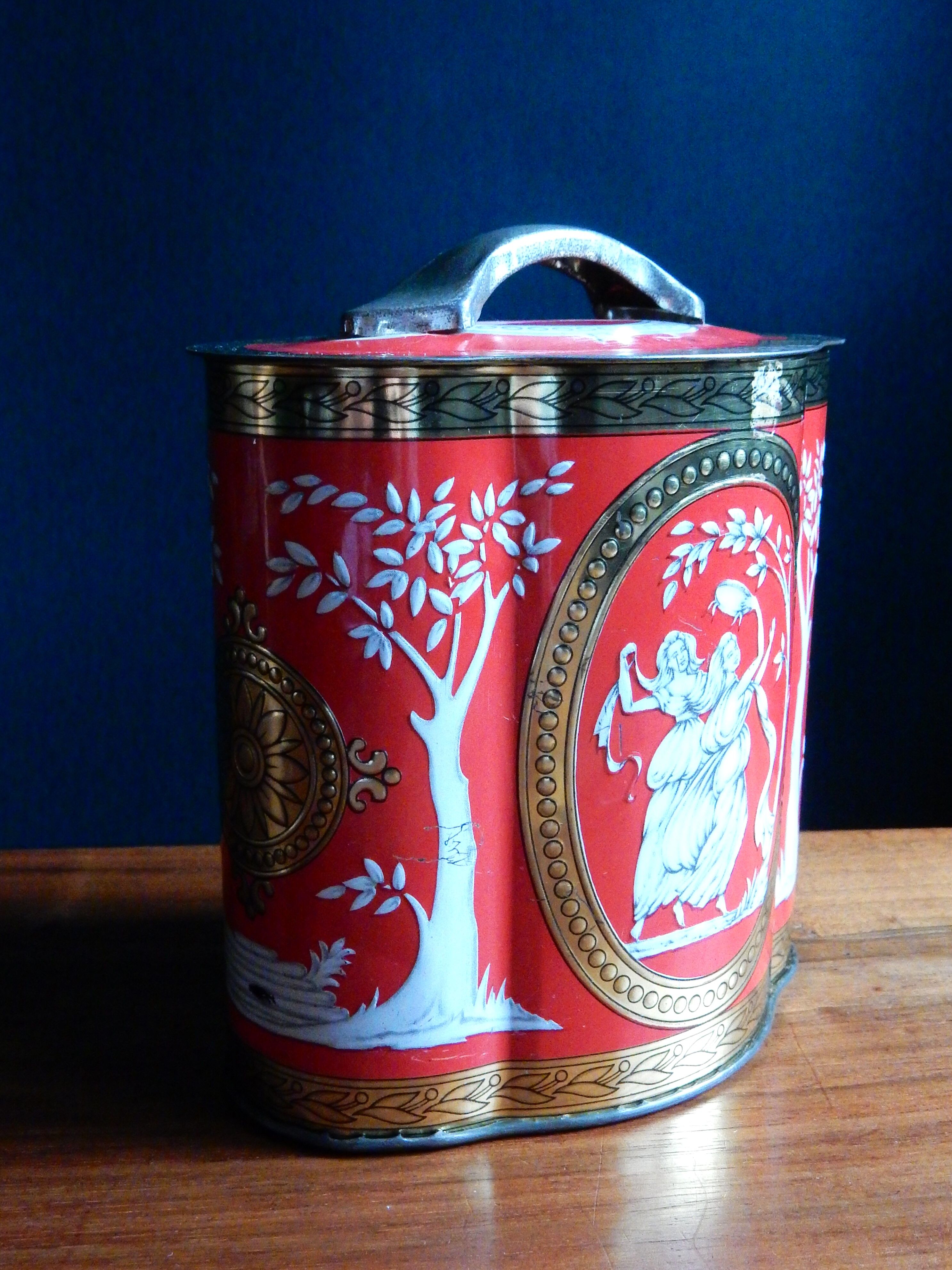 Ancient Greek style tea box