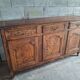 Grand buffet bas Louis XV chêne massif & loupe, quincaillerie fer forgé XVI