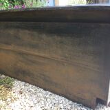 Old car back trunk most certainly from the 1930s