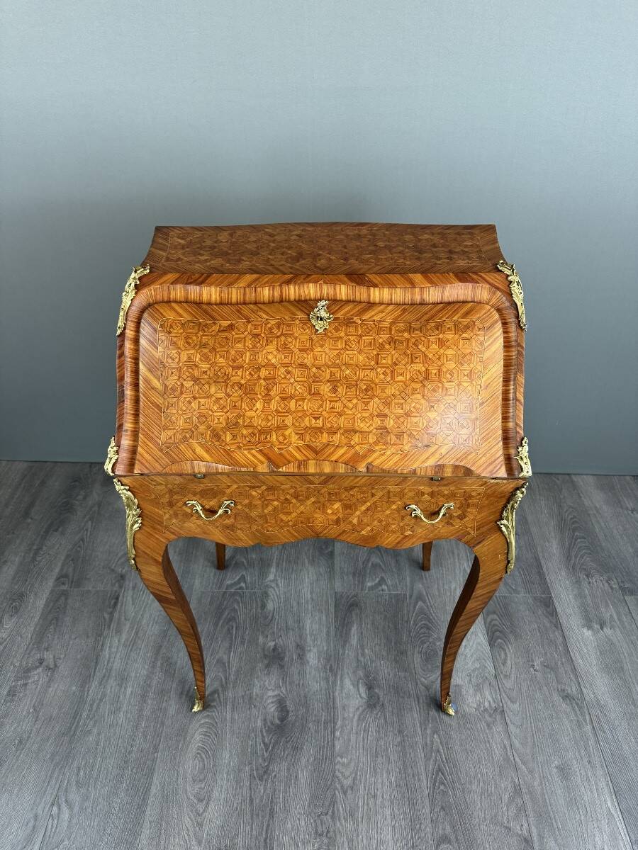 Secrétaire à pente en marqueterie, fin XIXe siècle