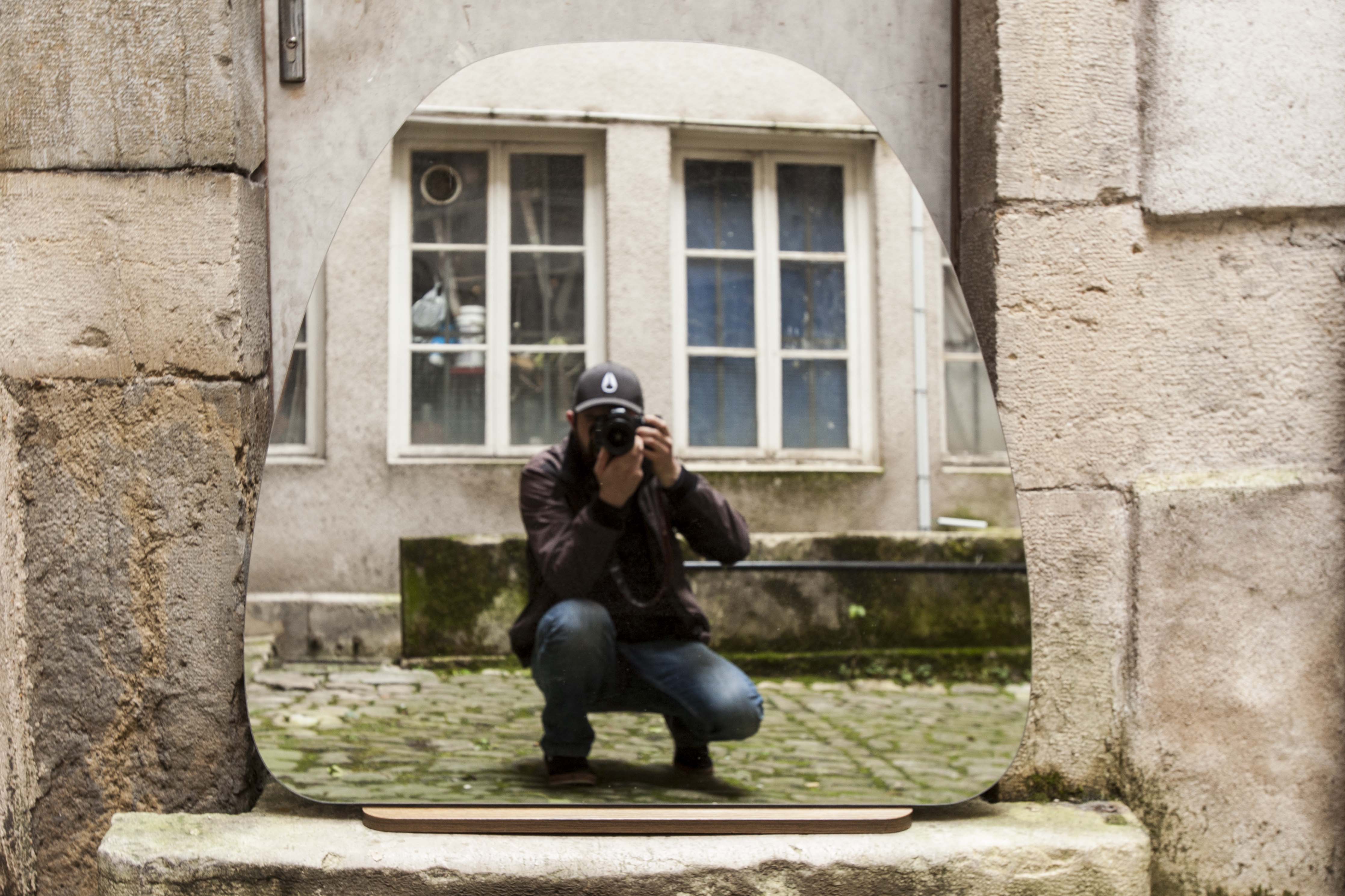 Mirror on symmetrical furniture 60s - 92x93cm