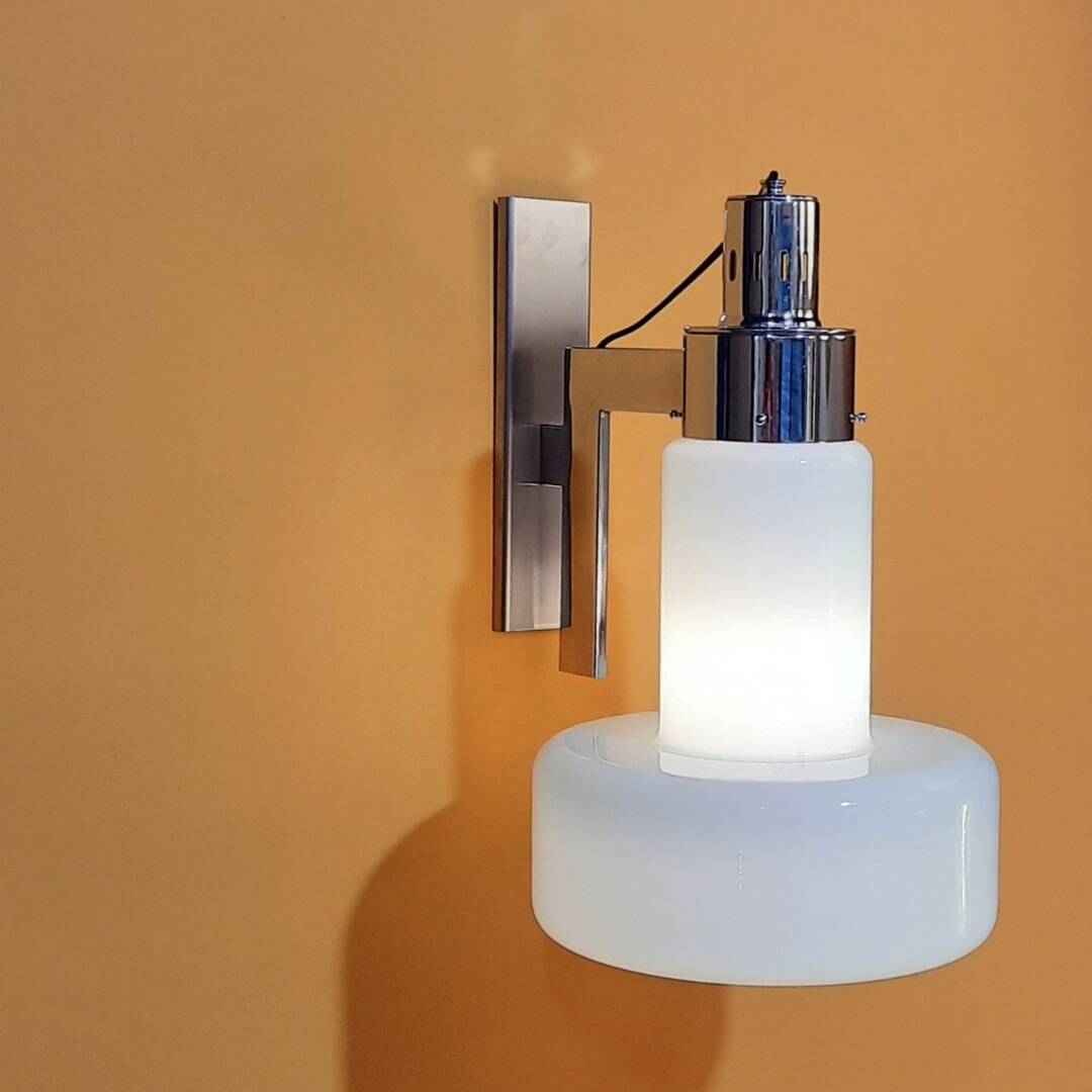 Flambeau light fixture in white opaline Murano glass, Circa 1970