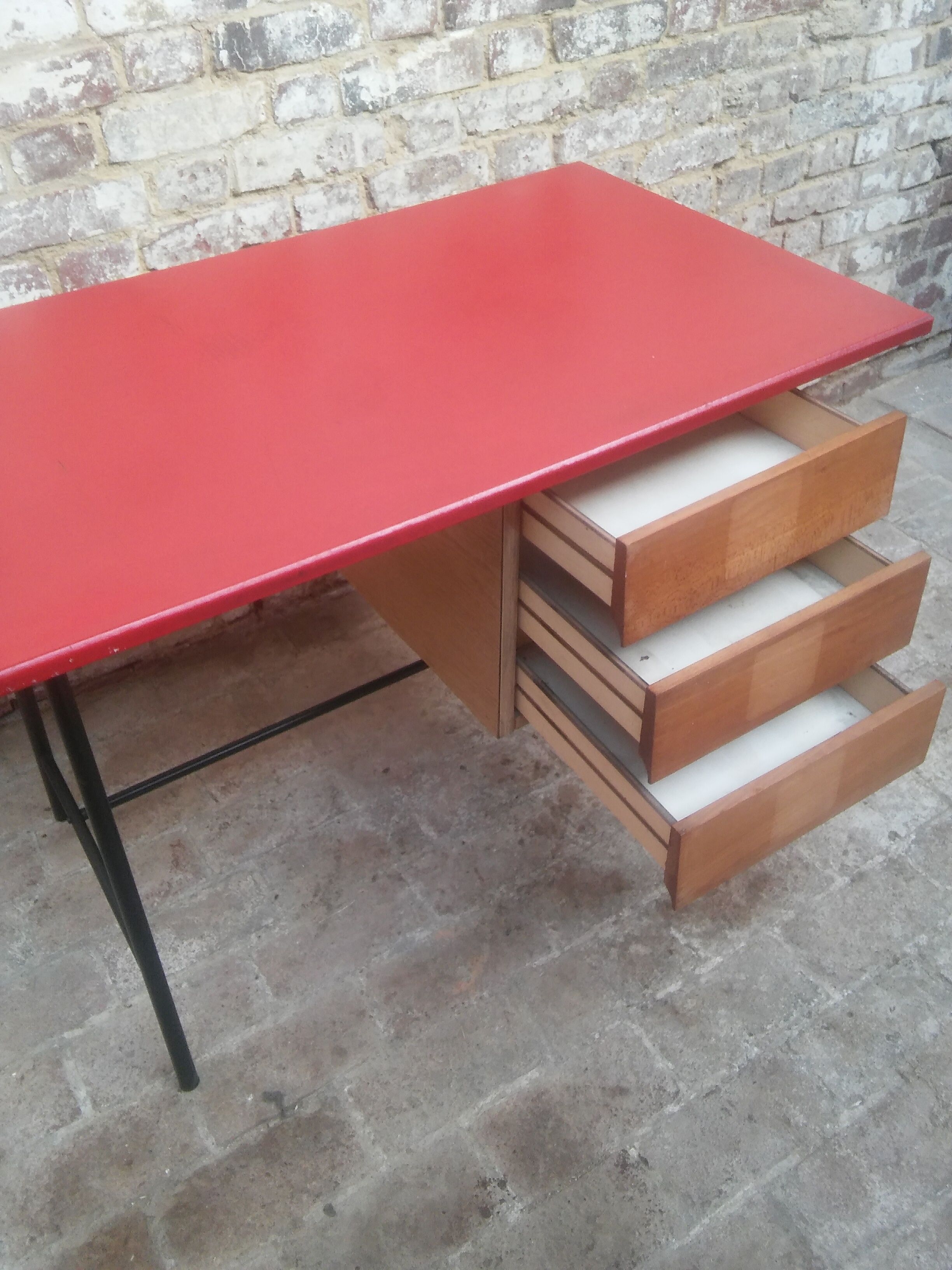 Vintage desk 3 drawers