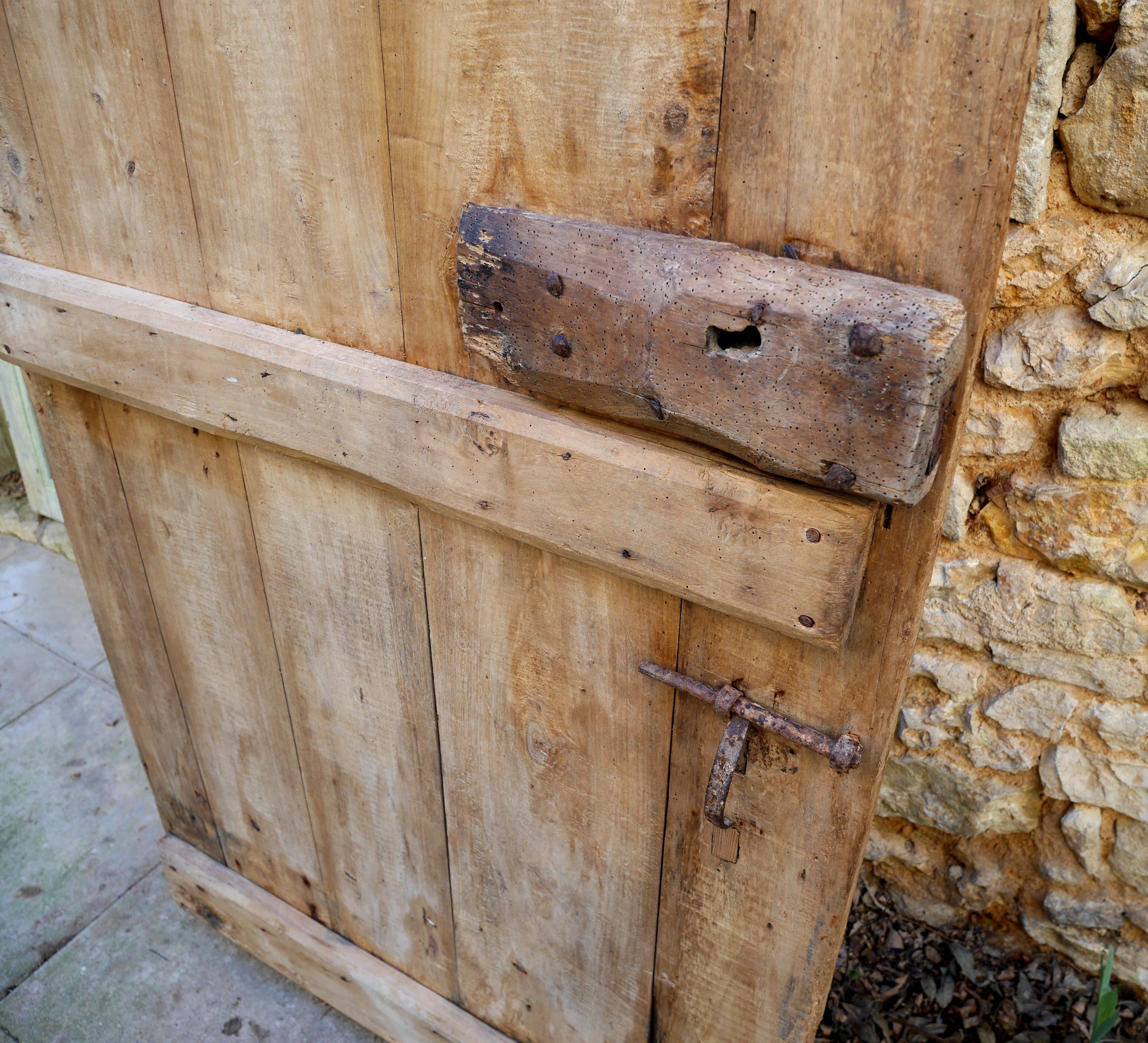 Ancienne porte de ferme cave  bois orme