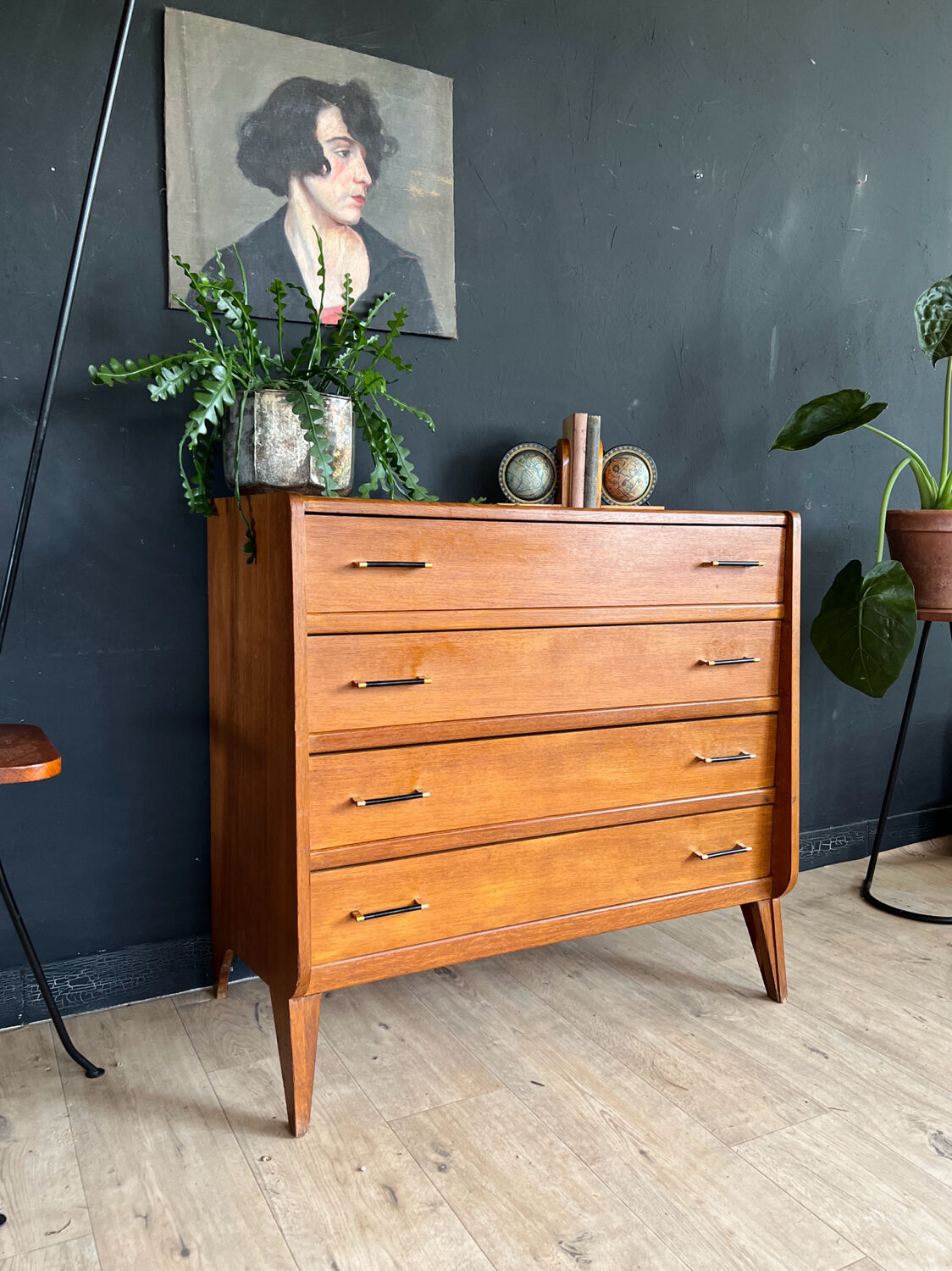 Vintage chest of drawers