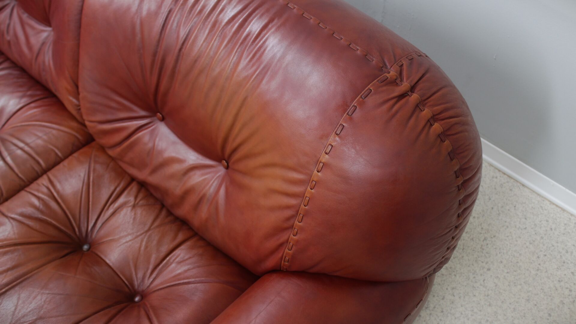 Vintage leather 3 seater sofa Mobil Girgi, 1970s
