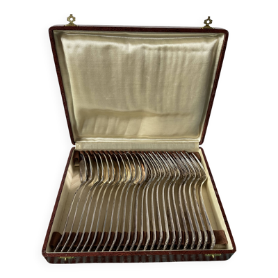 Ménagère de 24 couverts en métal argenté