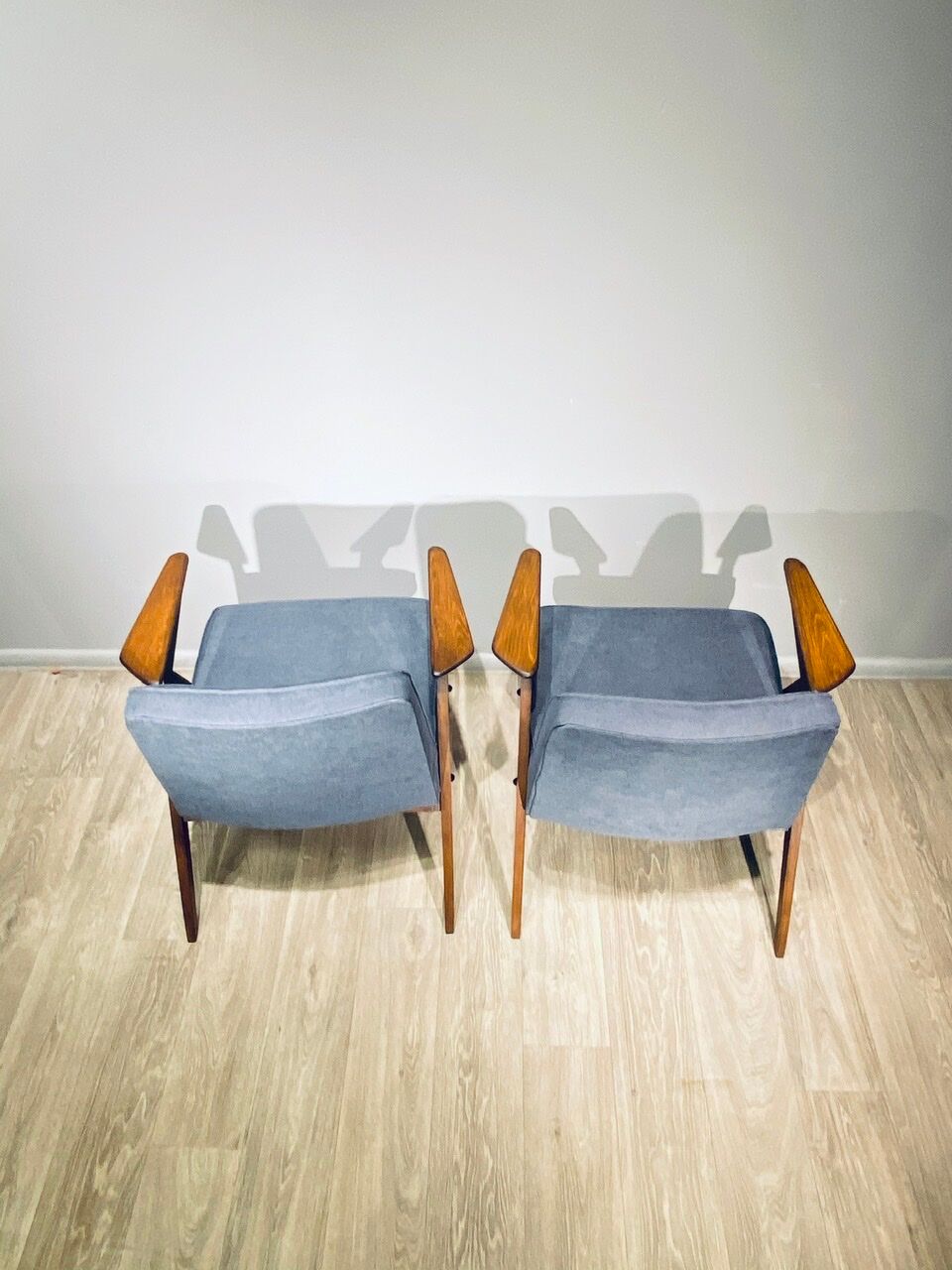 Pair of vintage design armchairs 'Bunny' 60s