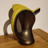 Black and yellow pitcher ceramidi