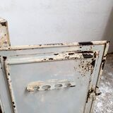 Pharmacy or toilet cabinet