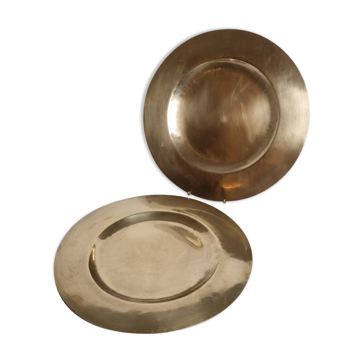 Two dishes in solid brass, 35 cm