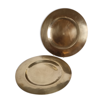 Two dishes in solid brass, 35 cm