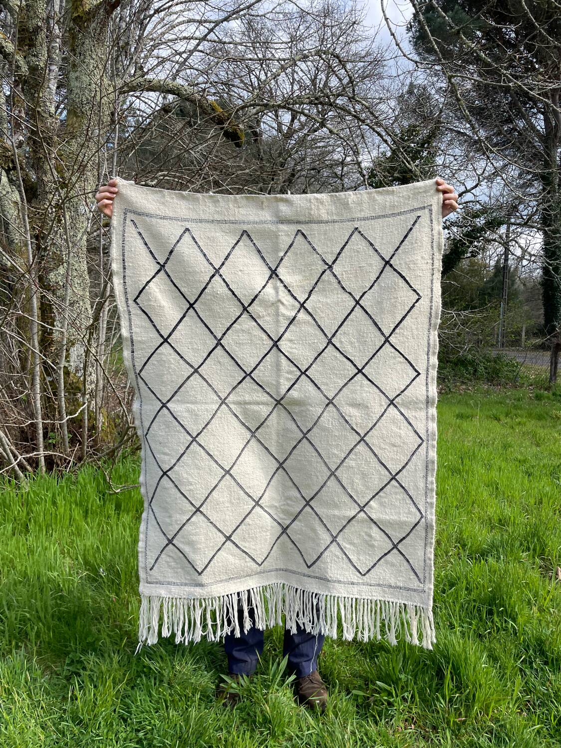 Berber carpet in beige wool with diamonds 140x105