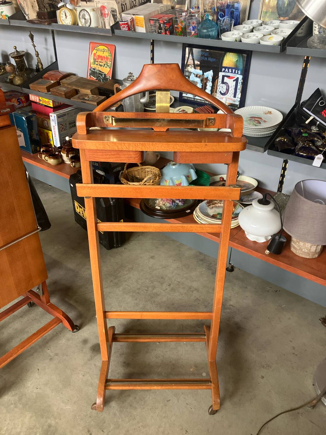 Vintage Reguitti valet