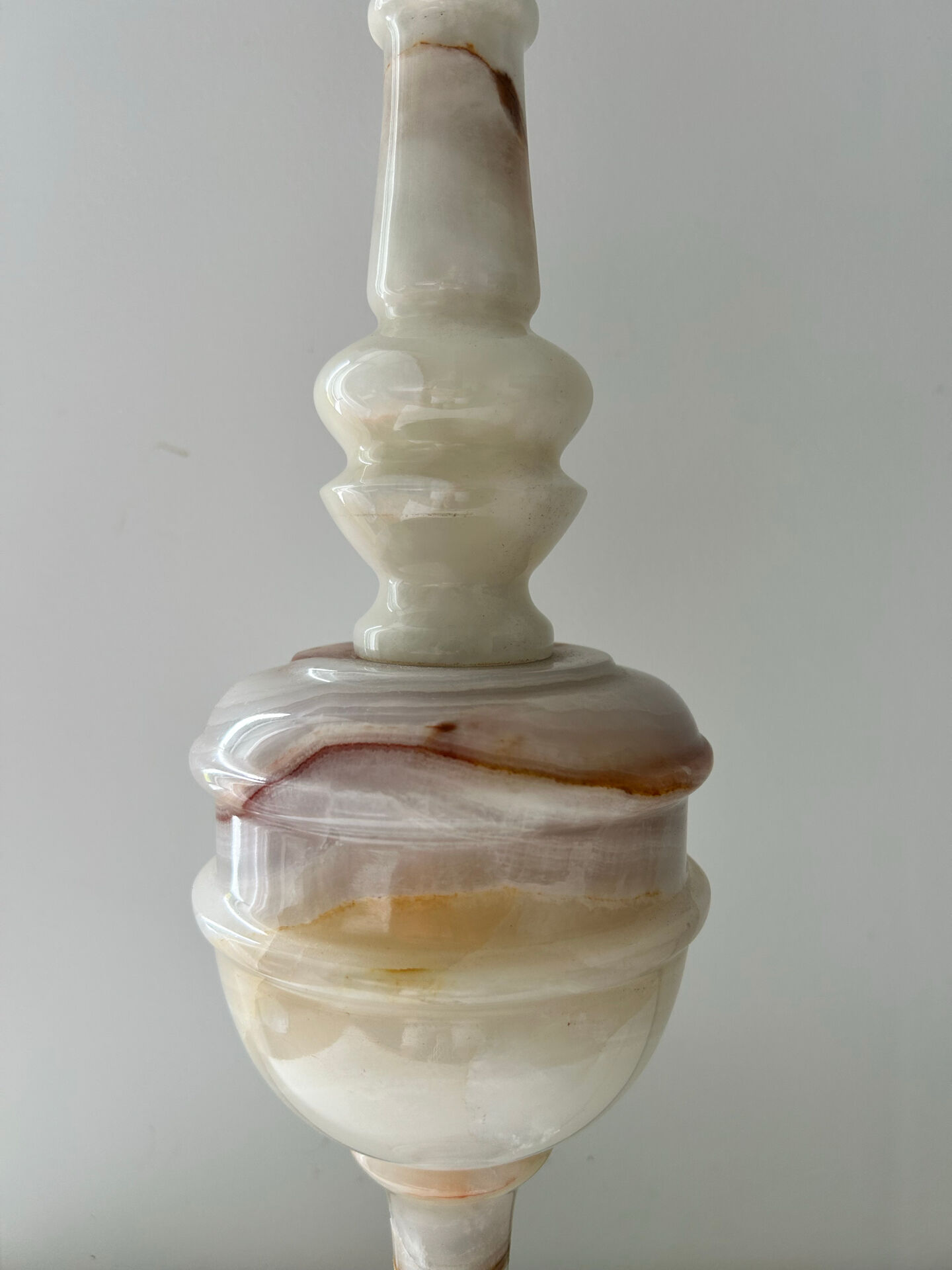 Grande lampe onyx et macramé 