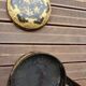 Panier de mariage chinois en bois et osier noir laqué et or