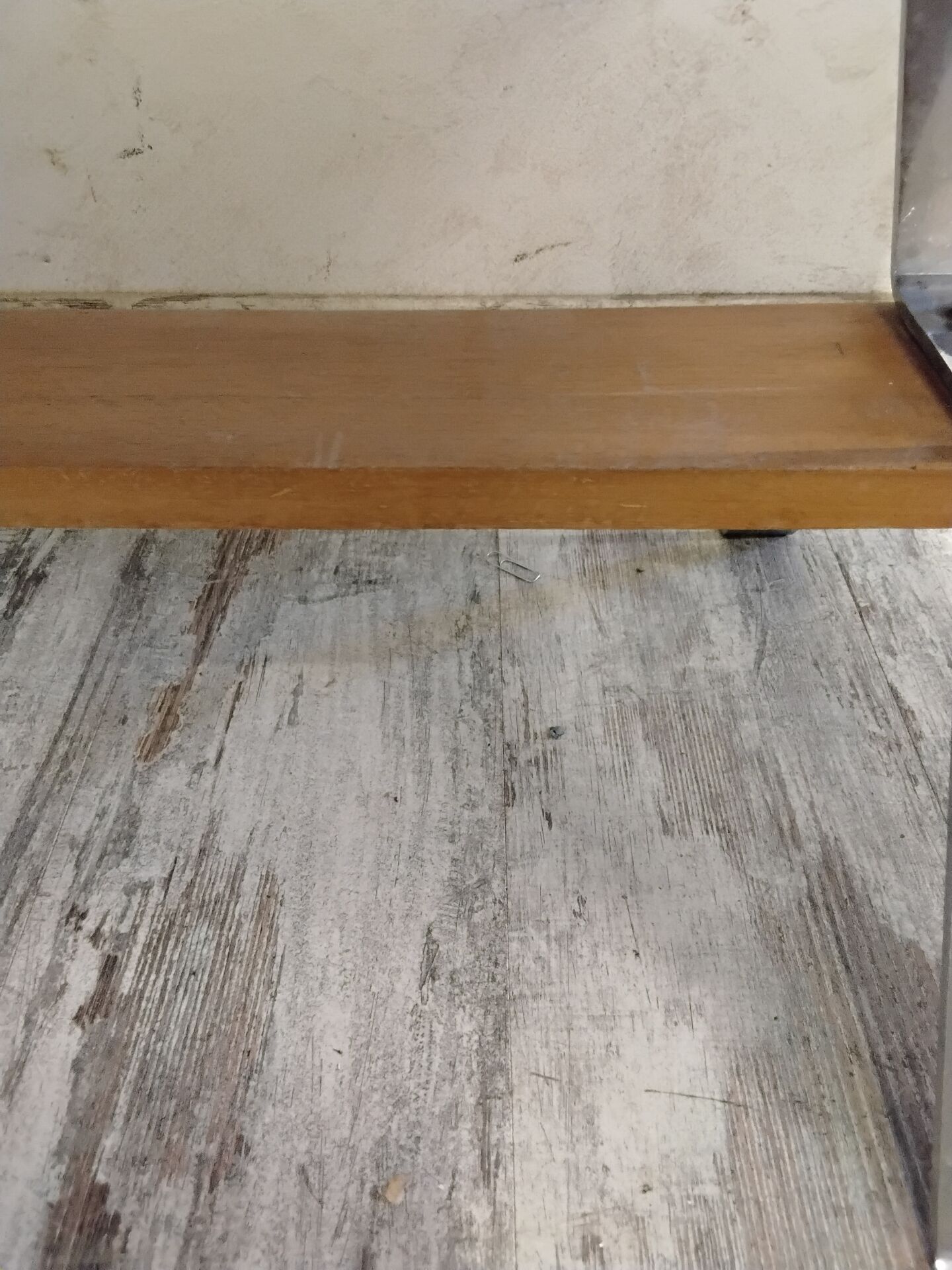 Table basse années 70 à décor de chevaux