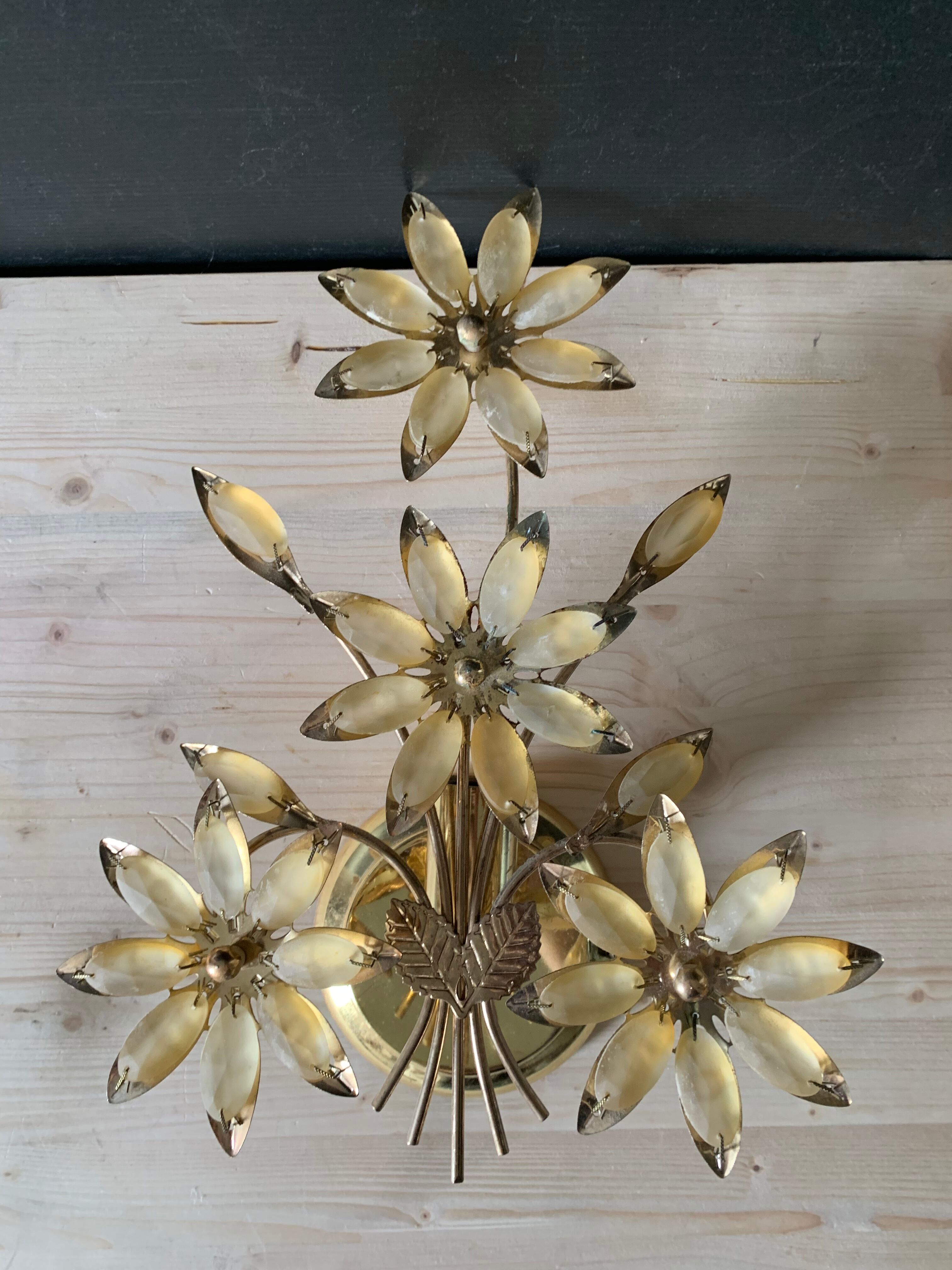 Wall lamp flowers gilded