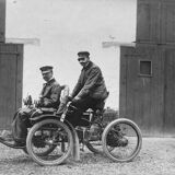 Photo argentique papier baryté noir et blanc ilford 310g automobile 1920 40x60cm