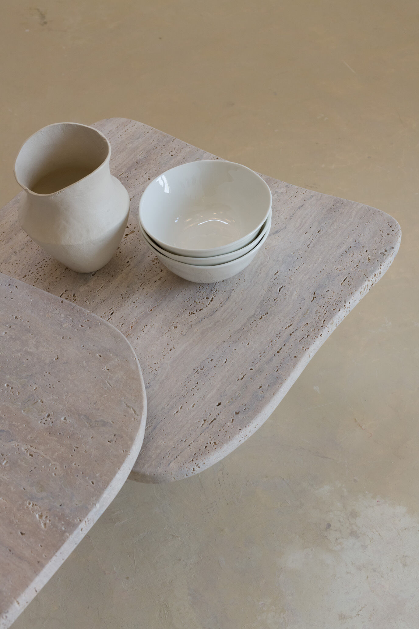 Irregular nesting coffee tables - ATHENA - 70/50 - porous natural travertine