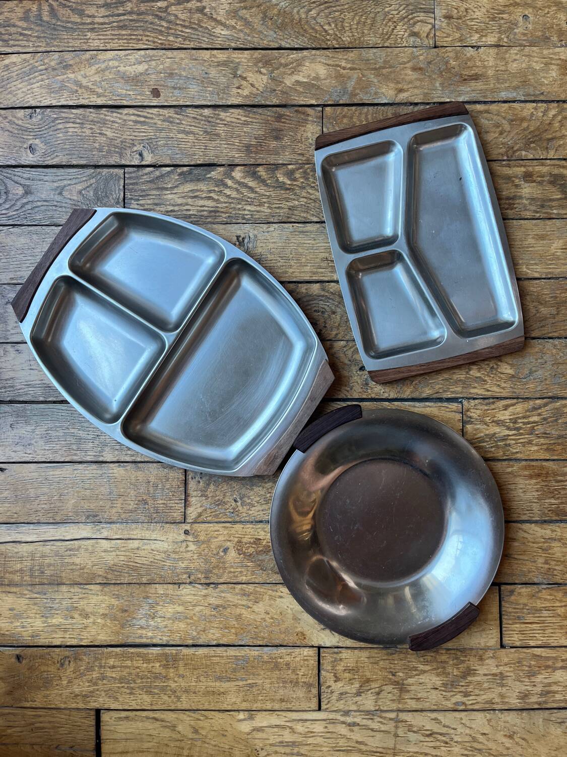 Scandinave. 3 plateaux de service palissandre inox