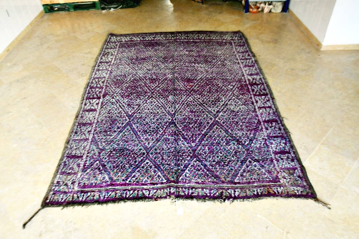 Moroccan Berber rug Beni Mguild vintage 280 x 200 cm