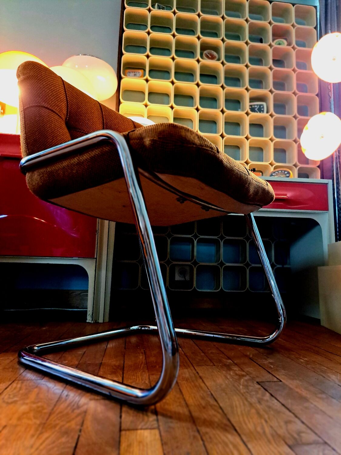 Suite of 6 armchairs airborne storm yves christin

1970's